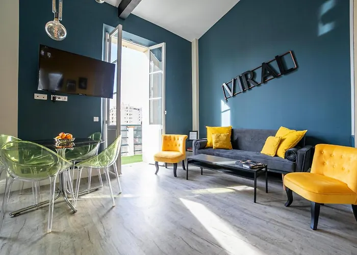 The Loft - Superb 2 Bedrooms On Top Floor With Terrace - 10Min To Palais & Beach!